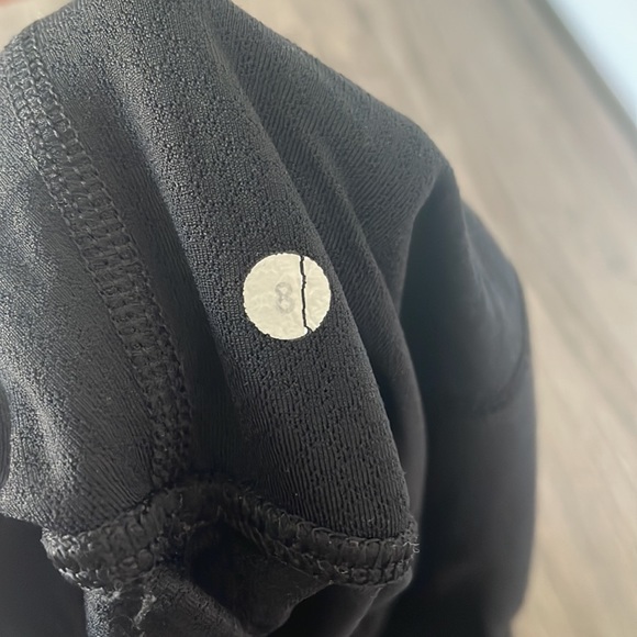 Size 8 Black Lululemon Tank Top - Picture 4 of 4